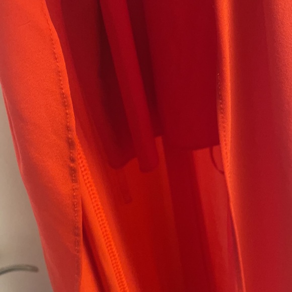 Side shown leg slit red fancy dress - Picture 3 of 9